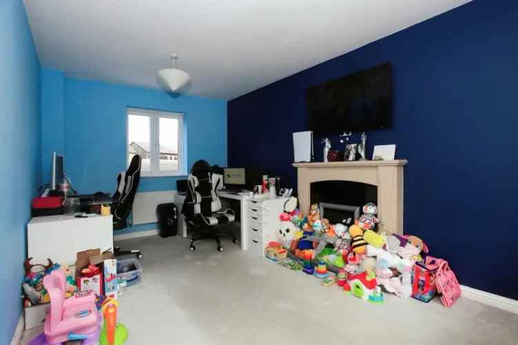 Four Bedroom Family Home Hampton Vale Near Schools Shops Parks