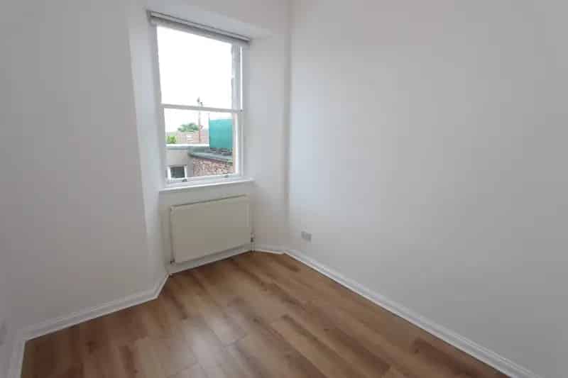 2 Bedroom Flat to Rent in Portobello