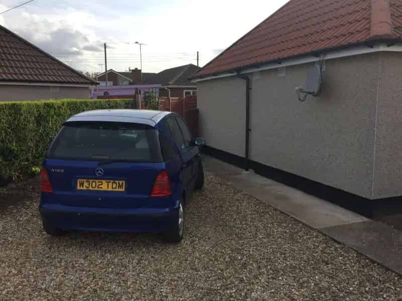 2 Bedroom Bungalow Near Village Newly Renovated Pet-Friendly