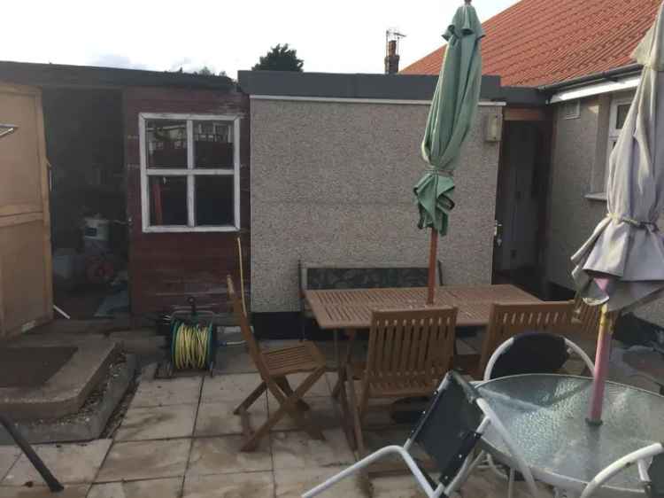 Bungalow For Rent in South Holland, England