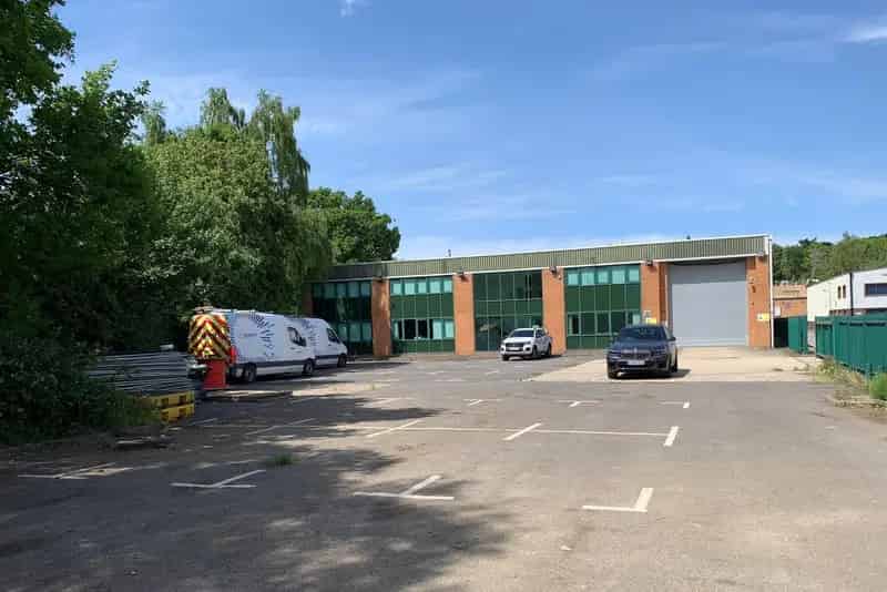 Warehouse To Let Near J12 M4 Reading Large Secure Yard