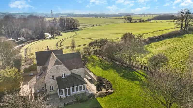 Detached House for sale with 4 bedrooms Polopit Titchmarsh