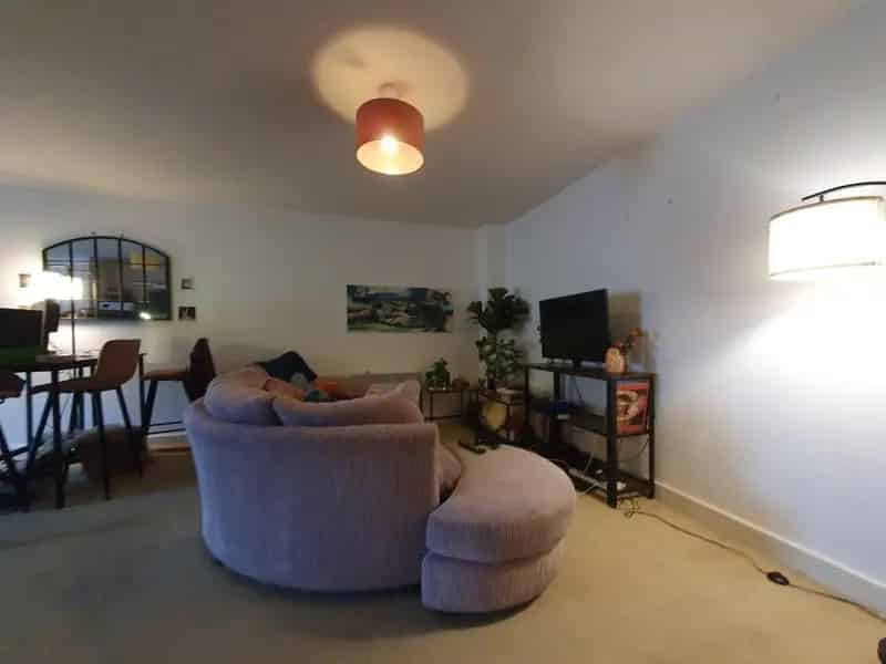 Spacious 1-Bed Apartment Near New Street Station - No Upward Chain
