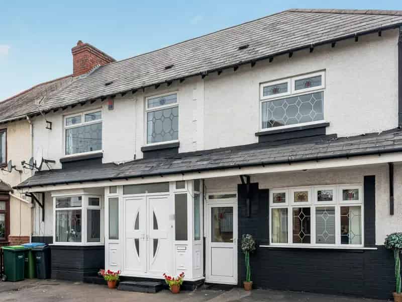 8 Bedroom HMO Oldbury - Spacious Rooms Bills Included Parking