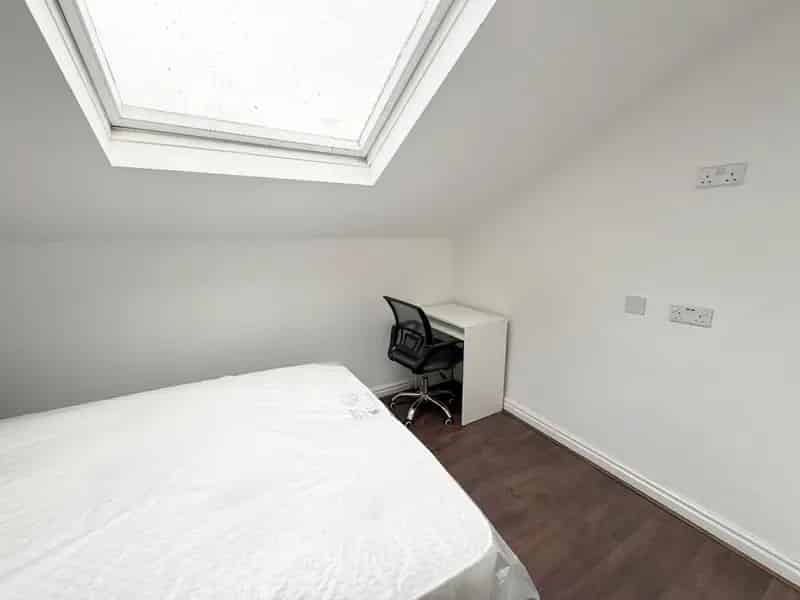 1 Bedroom House Share in Bolton