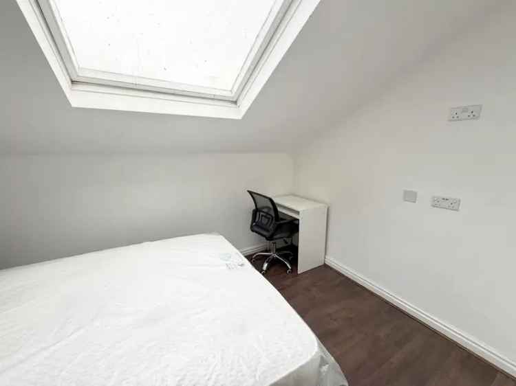 1 Bedroom House Share in Bolton
