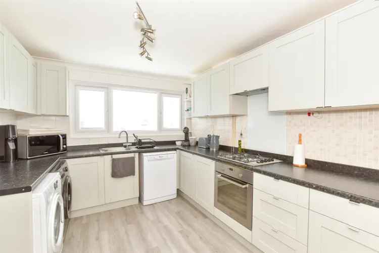4 Bedroom End of Terrace House for Sale