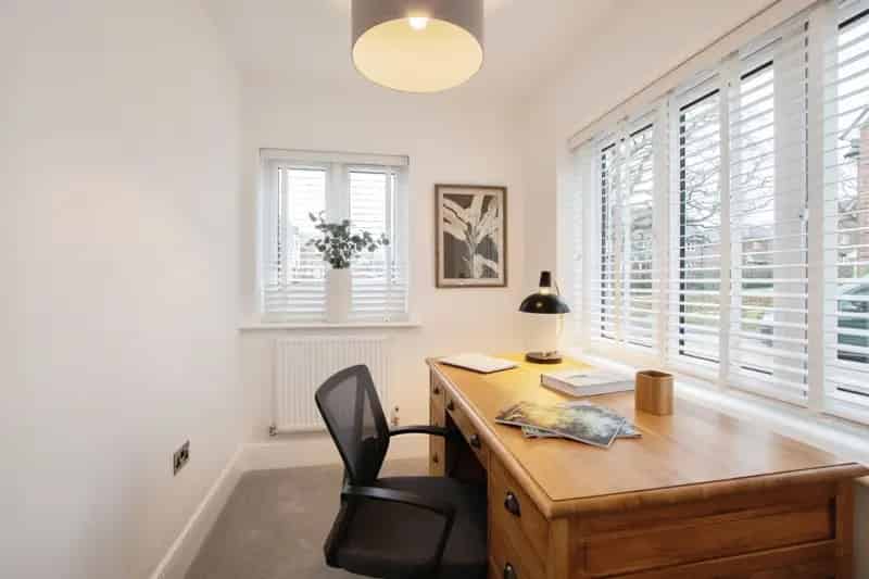 3 Bed Detached Home Near Greenspace