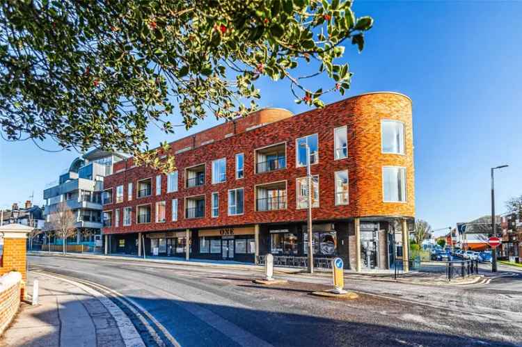 2 Bedroom Apartment Leigh on Sea Modern Ensuite Parking Available April 22