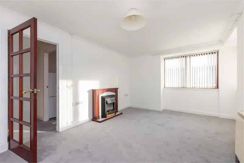 2 Bed Retirement Flat Roseburn  Over 60s