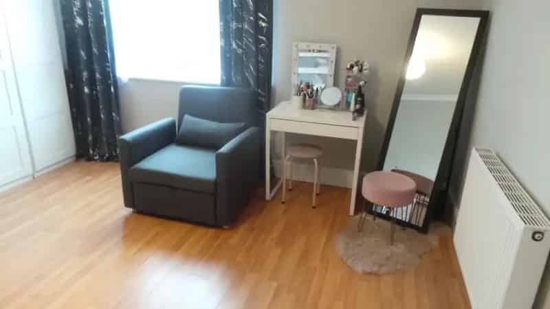 1 Bedroom Ground Floor Flat Spacious and Well Presented