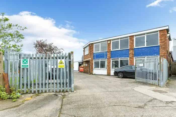 Industrial Unit Leicester A46 Clear Span Concertina Door Offices Yard Parking
