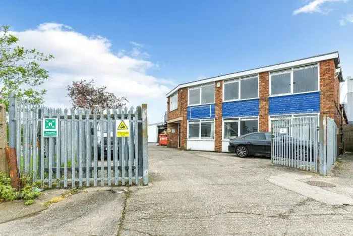 Industrial Unit Leicester A46 Clear Span Concertina Door Offices Yard Parking