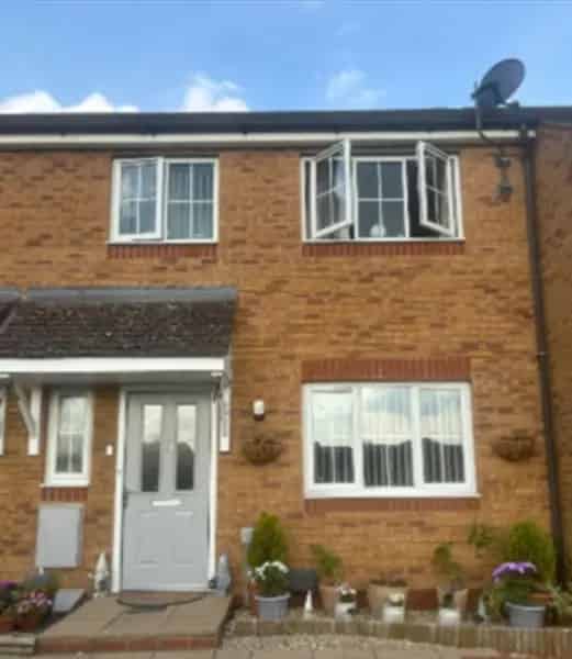 Home with Garden Parking Central Heating Double Glazing Pets Allowed