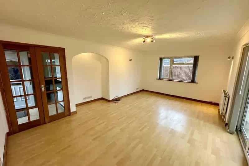 3 Bedroom Semi-Detached Bungalow Near RAF Bases
