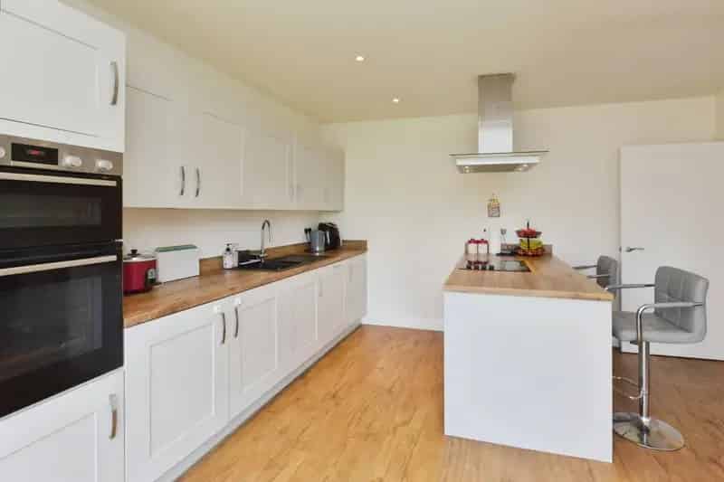 4 Bedroom Detached House Hanslope