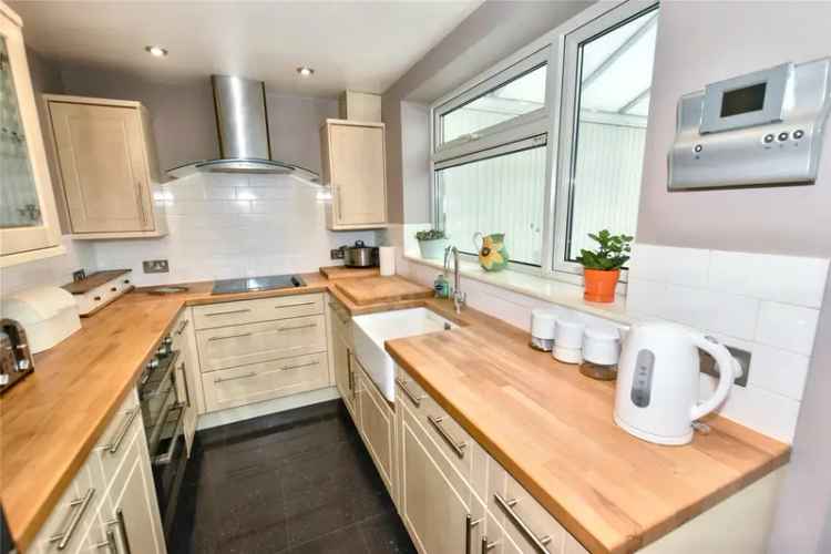 House For Sale in Leeds, England