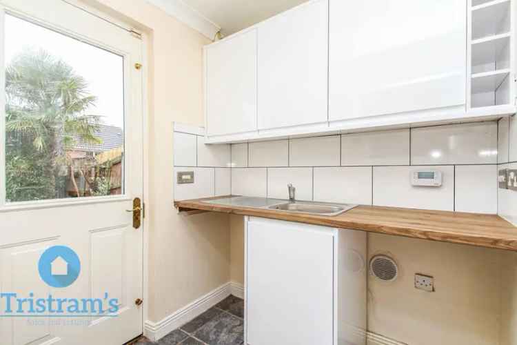 4 Bedroom Detached House for Rent