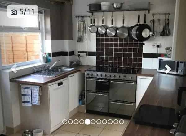 2 Bedroom House with Driveway and Summer House