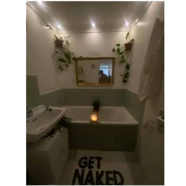 Spacious One Bedroom Apartment with Balcony Near Tesco
