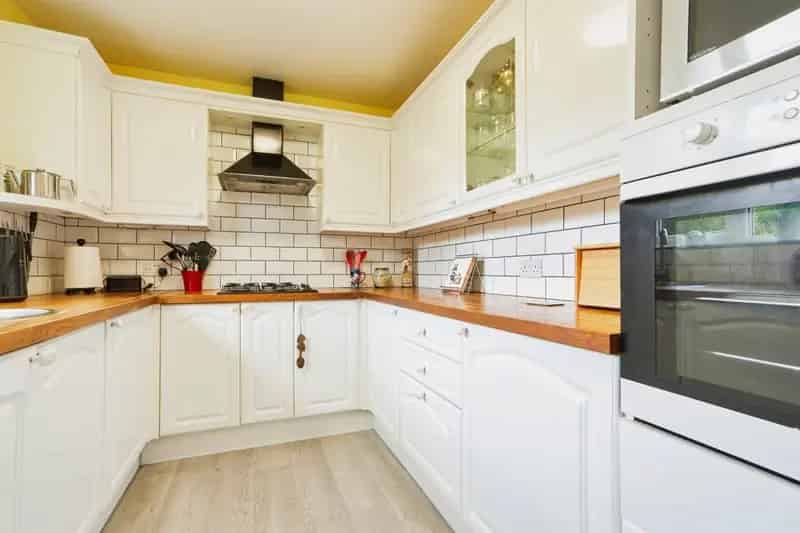 Charming 2-Bed Detached Bungalow Stanningley