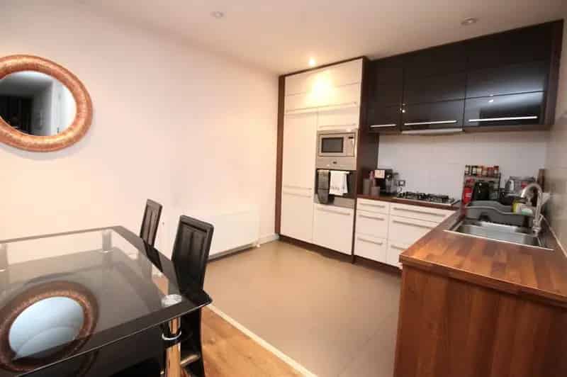2 Bed Flat to Rent Belfast Titanic Quarter