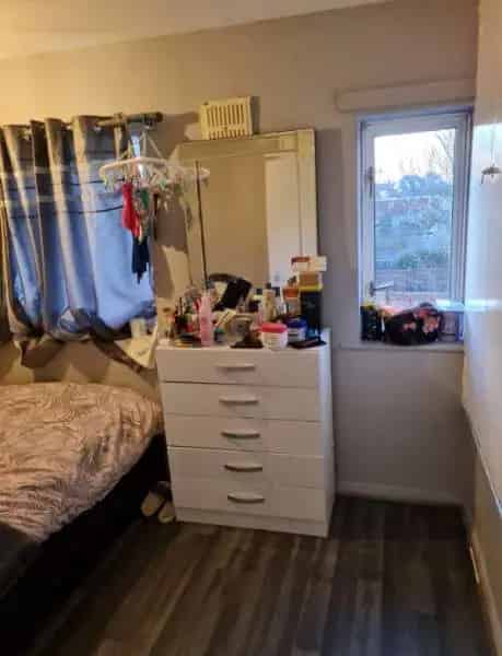 2 Bedroom Semi-Detached House Near Uxbridge