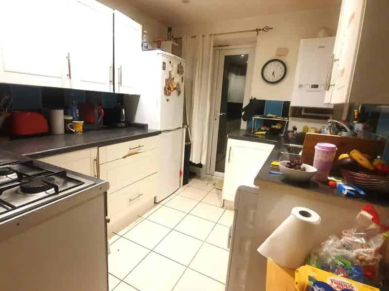 2 Bed Ground Floor Flat Harlesden Leasehold
