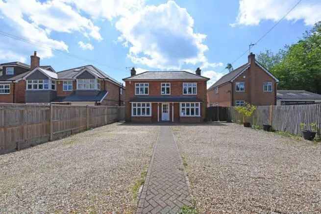 4 Bedroom Detached House Chineham