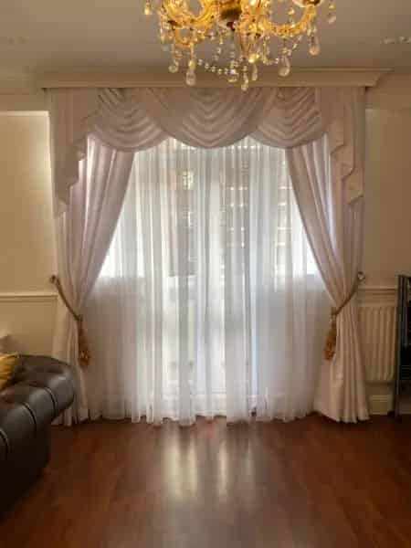 Pimlico Apartment near River Thames: Fitted Kitchen, 1.5 Baths, Private Balcony