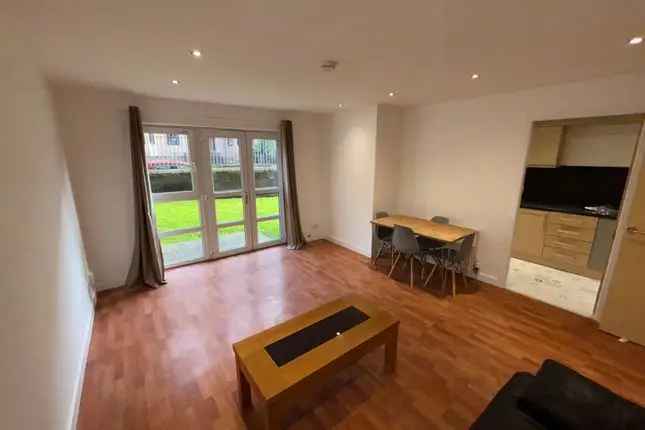 Flat to Rent in Glasgow G31 - Executive Ground Floor Apartment