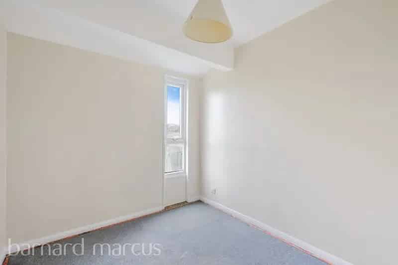 3 Bedroom Family Home with Conservatory and Garage