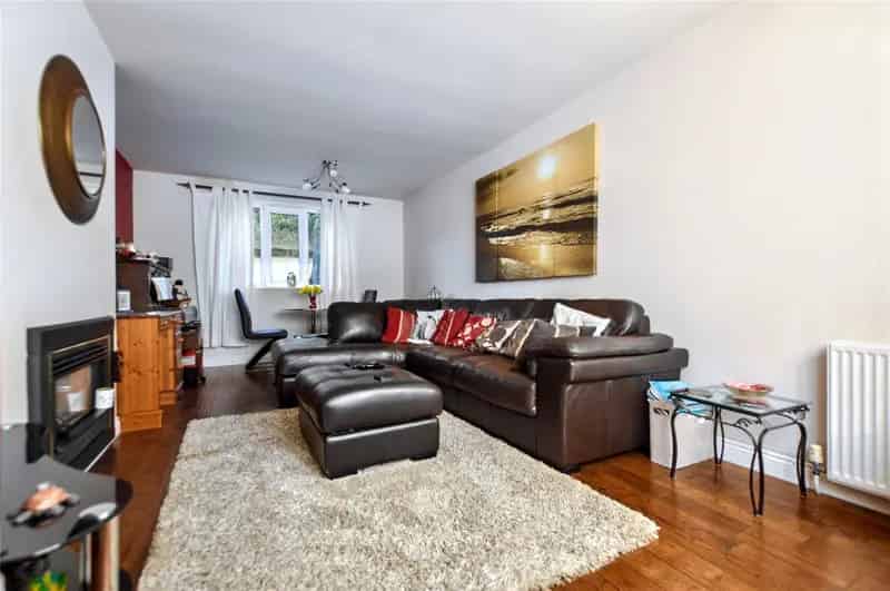 Three Bedroom Semi Detached House Rothwell