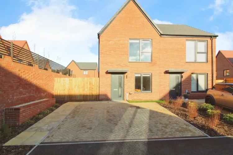 Two Bedroom House with Driveway Parking and Garden