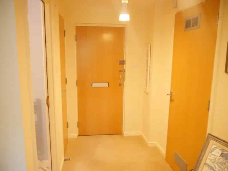 2 Bedroom Flat to Rent in Modern Complex with Gym