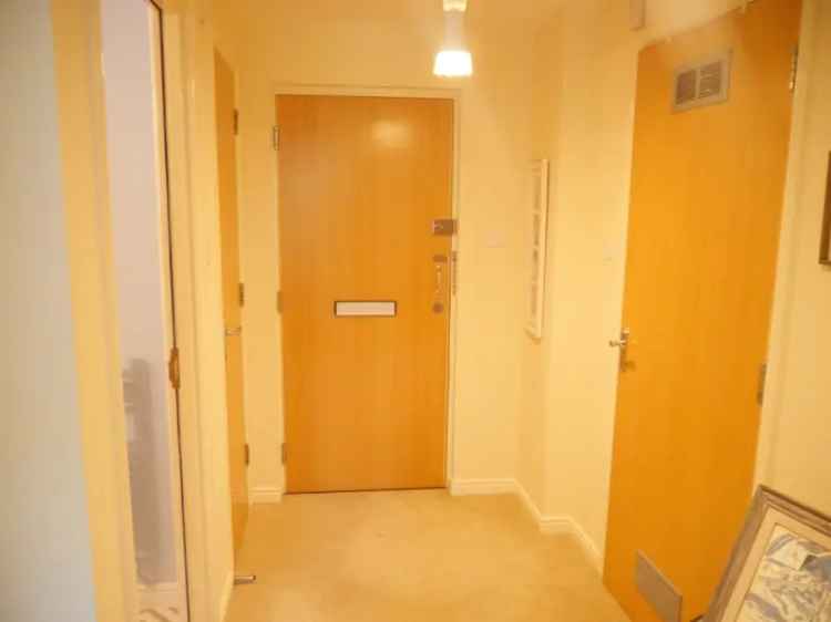 2 Bedroom Flat to Rent in Modern Complex with Gym