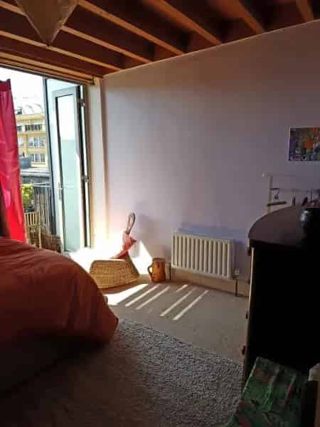 London Maisonette: Southbank Views and Central Location