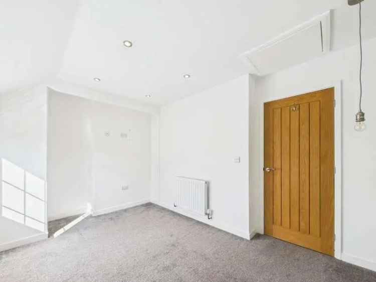 2 Bed House for Sale - Fully Renovated End Terrace