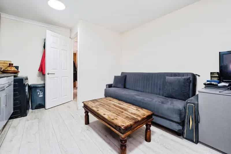 Modern 1 2 Bedroom Apartment Leytonstone Excellent Transport Links