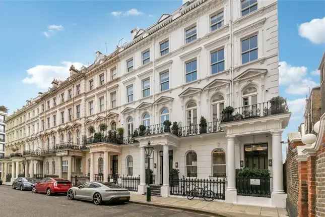 Maisonette to rent in Prince Of Wales Terrace, Kensington, London W8