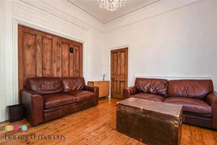 One Bedroom Period Conversion Near Chiswick Business Park