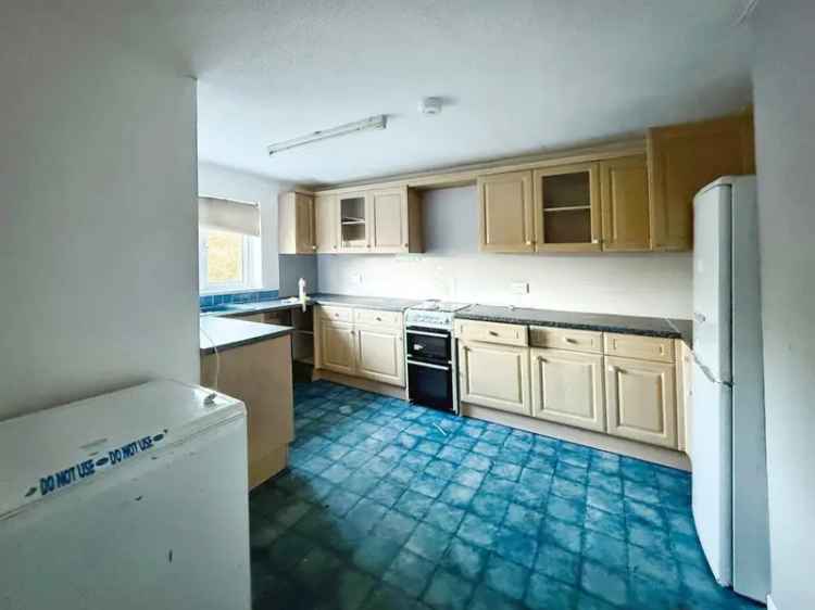 3 Bedroom End Terrace House For Sale