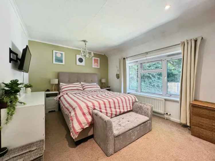 2 Bedroom Maisonette for Sale in St Michaels