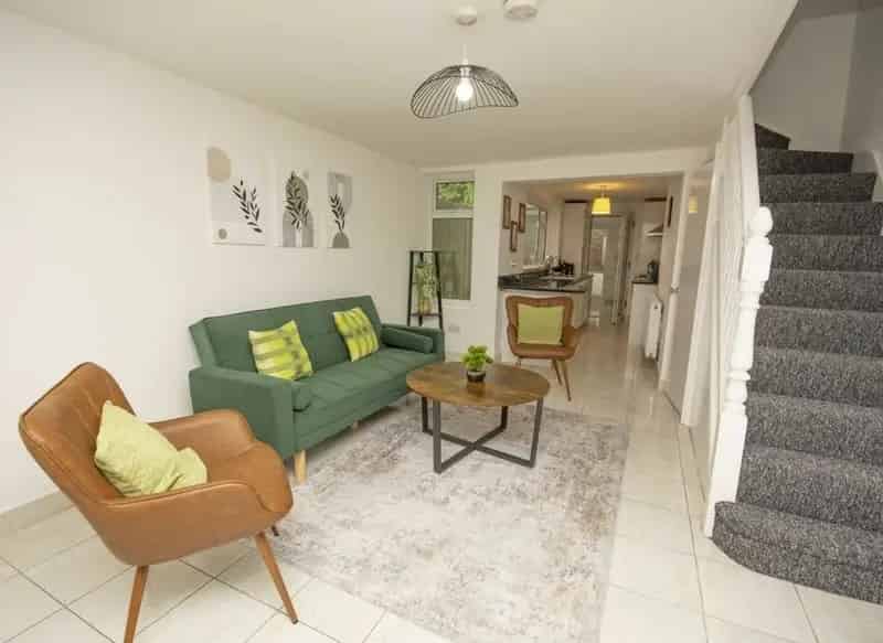 Three Bedroom Cottage Near Middlesex University NW4