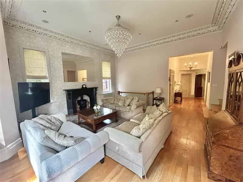 Spacious 3-Bedroom Apartment Near Nottingham City Centre