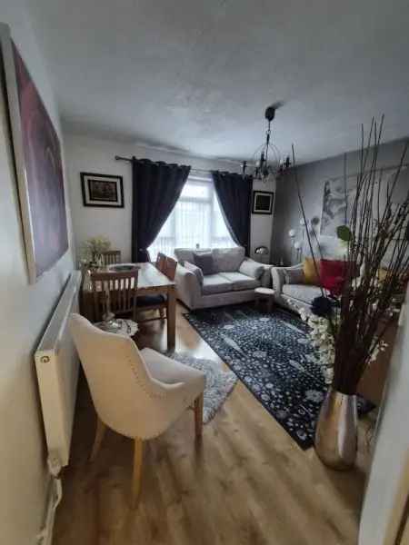 Flat For Rent in Wealden, England