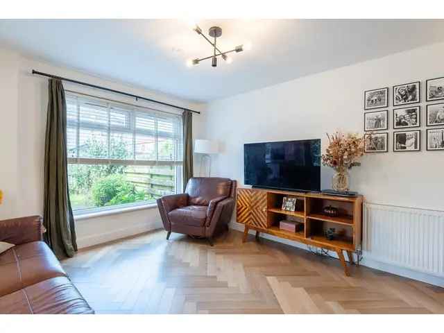 3 bedroom end-terraced house for sale