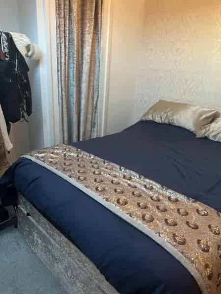 2-Bed Maisonette Near Leeds City Centre - Family Home