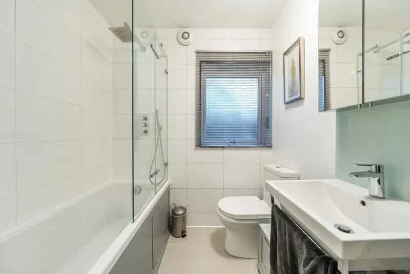 One Bedroom Garden Flat near Clapham Junction