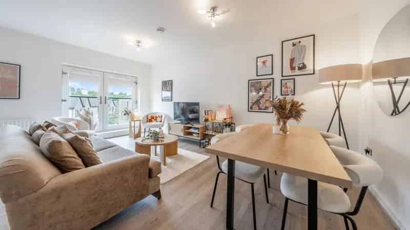 2 Bedroom Luxury Apartment for Sale in Shawlands